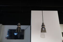 2 stk. Loftslamper + hylde