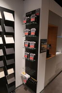 Glasreol med 6 hylder 