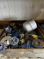 Palle med div. Varelager og reservedele