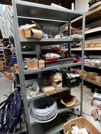 1 fag lagerreol med div. Varelager og reservedele