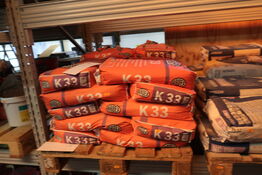 Palle med gulvspartelmasse ARDEX K 33