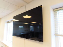 65" LED TV, Panasonic TX-65HX820E, m. fjernbetjening og vægbeslag