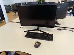 27" Monitor, Samsung C27F398FWR, tastatur og mus