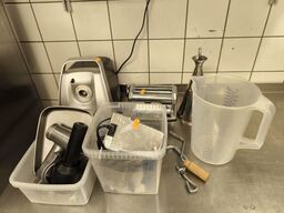 Saftpresser samt div. køkkenudstyr