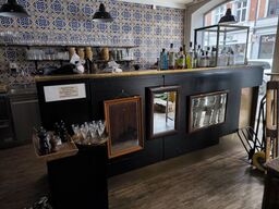 Bardisk inkl. glasmontre