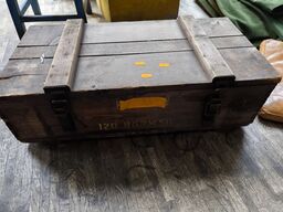 Antik ammunitionsboks