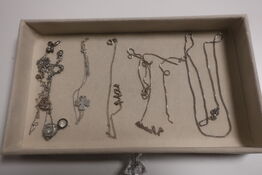 Halskæder og armbånd