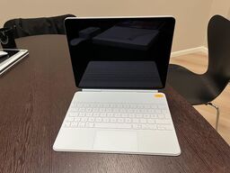 Apple IPAD Air. 4Gen. Med magic tastertur