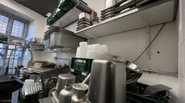 Stort parti Gastronorm-beholdere + Plast Kasser m. indhold