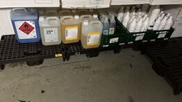 Parti Håndsæbe + Rengøringskemikalier herunder Grill Rens, Gummihandsker, Plastposer