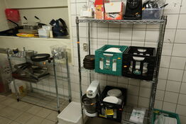 2 stk. reoler uden indhold