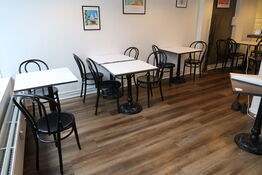 5 stk. caféborde med 12 stk. caféstole