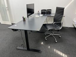 El. hæve/sænke skrivebord med kontorstol og skærm