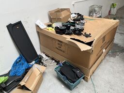 Assoreret reservedele og hjulkapsler