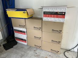 10 kasser med nummerpladerammer