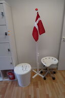 Fødselsdagsflag, stol, spand