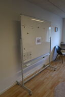 Whiteboard på stativ