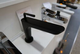 Armatur CASSØE Newfirm O'rama Mat Sort komplet med kasse