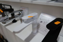 Armatur CASSØE Newform Linfa 2 Mat Hvid komplet med kasse