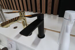 Armatur CASSØE Sleek Mat Sort komplet med kasse