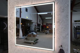 Spejl med LED-lys CASSØE Luca