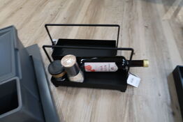 2 stk. bakker med indhold