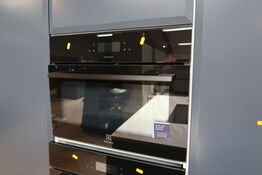 Kombiovn ELECTROLUX XO92MNK