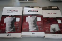 2 stk. undertrøjer, 1 stk. boxershorts