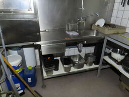 Rustfri bord med vask, uden indhold
