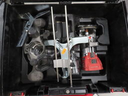 Overfræser med tilbehør i kasse, MILWAUKEE