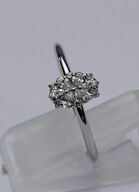 Brillantring af 9 kt. hvidguld prydet med diamanter