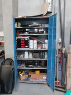 Stålskab inkl. indhold (se billeder)