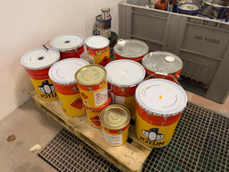 Div. JOTUN produkter - nogle ubrugte, andre er der taget hul på