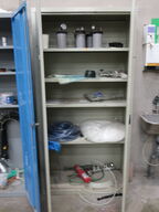 Stålskab BLIKA inkl. indhold (se billeder)