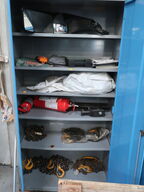 Stålskab inkl. indhold (se billeder)