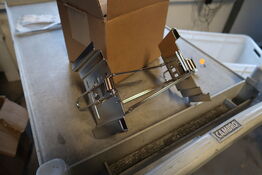 1 stk. Holder for 2 x 5 burgeræsker GEV