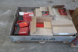 Udstyr til HILTI værktøj samt bolte m.v. 