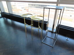 2 stk. sideborde BLOOMINGVILLE Pretty samt piedestal