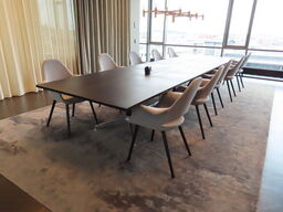 Konferencebord, HOLMRIS med 10 stole, VITRA Charles Eames & Eero Saarinen