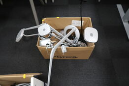 Kasse med skrivebordslamper LUXO Ovelo 4 m.fl.