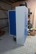 2 stk. jernskabe med indhold 