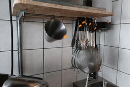 Målebægre, tænger samt si