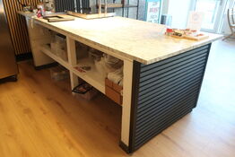 Bordplade samt sidebeklædning