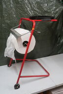 Papirsholder med papir og til affaldssække 