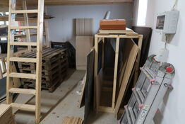 Div. Tagsten, spånplader, bordplader, troldtektplader, paller m.m.