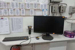 Computerskærm PHILIPS 241B8Q, håndscanner, tastatur og mus