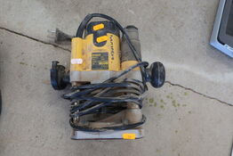 Overfræser DEWALT DW621
