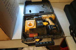 Skruemaskine DEWALT DW972