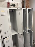 Omklædningsskab m.m.