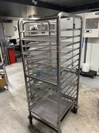 Stikvogn med indhold